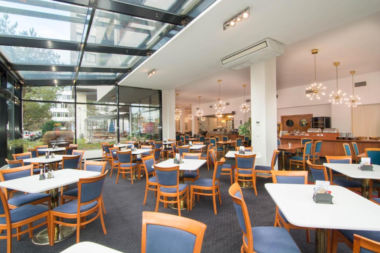 Hotel Ilf Prag Dış mekan fotoğraf