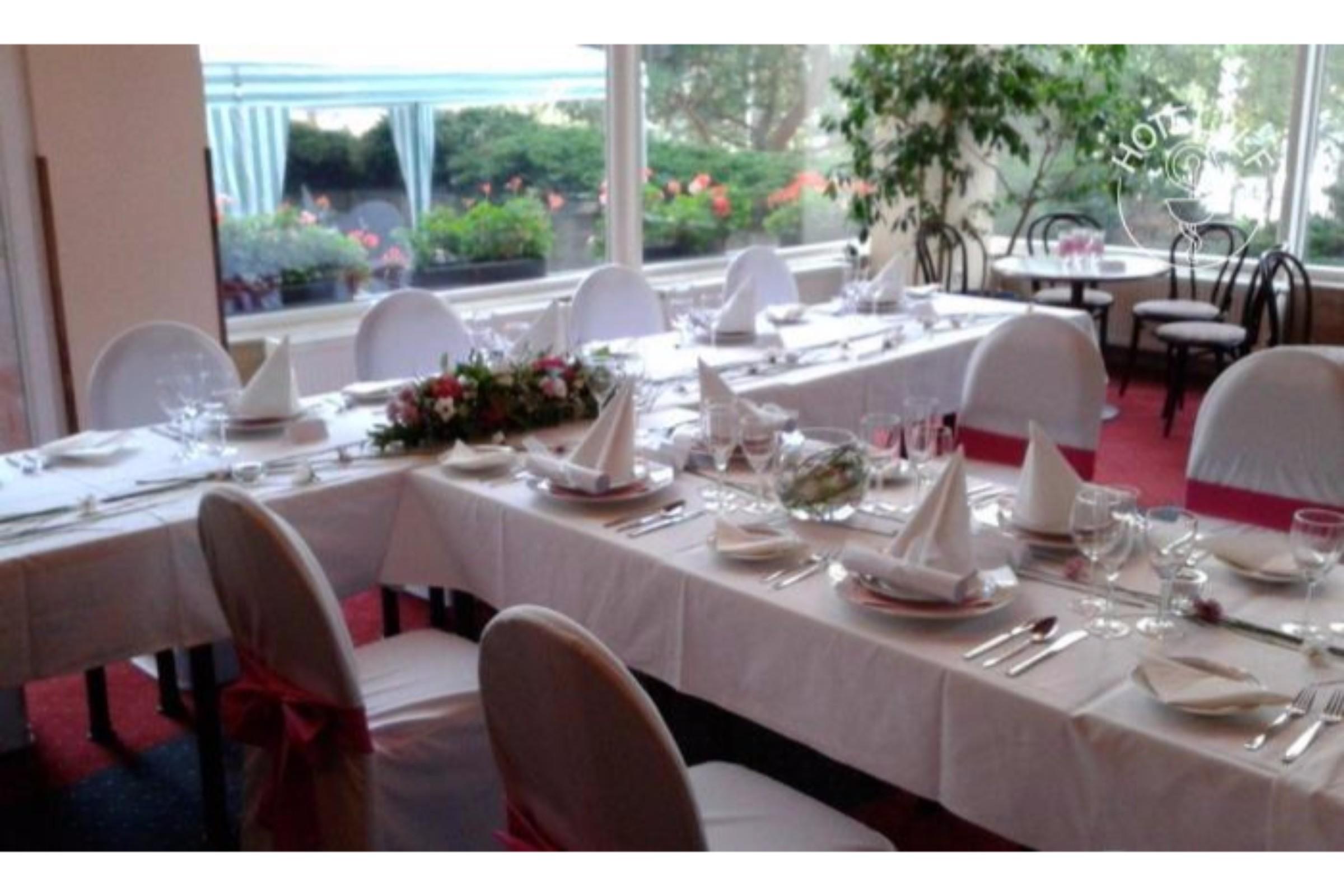 Hotel Ilf Prag Dış mekan fotoğraf