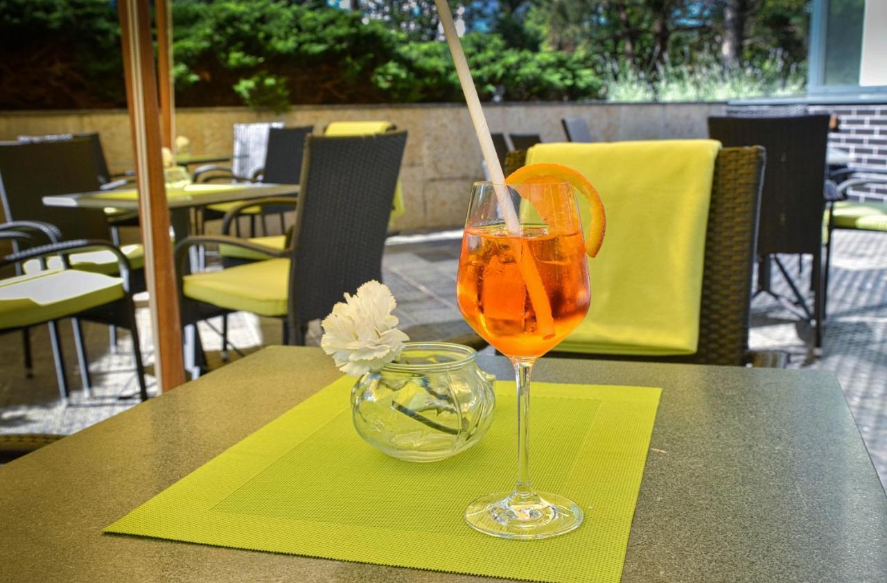 Hotel Ilf Prag Dış mekan fotoğraf