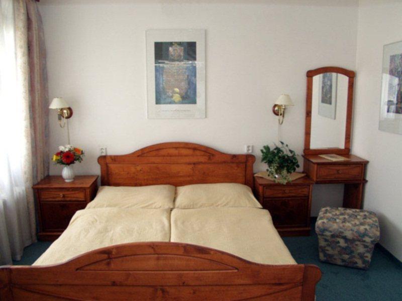 Hotel Ilf Prag Dış mekan fotoğraf