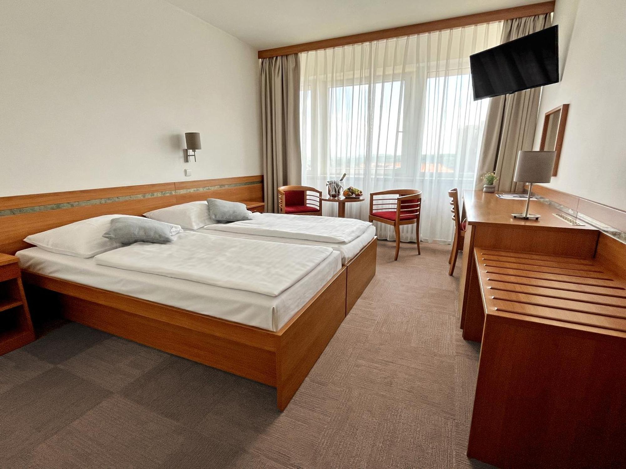 Hotel Ilf Prag Dış mekan fotoğraf